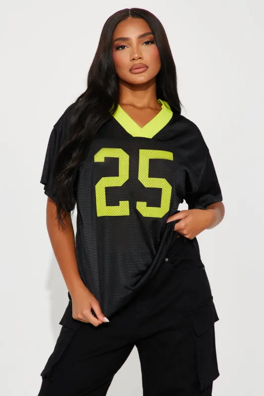 Feelin' 22 Jersey Tee - Black sold by Fashion Nova