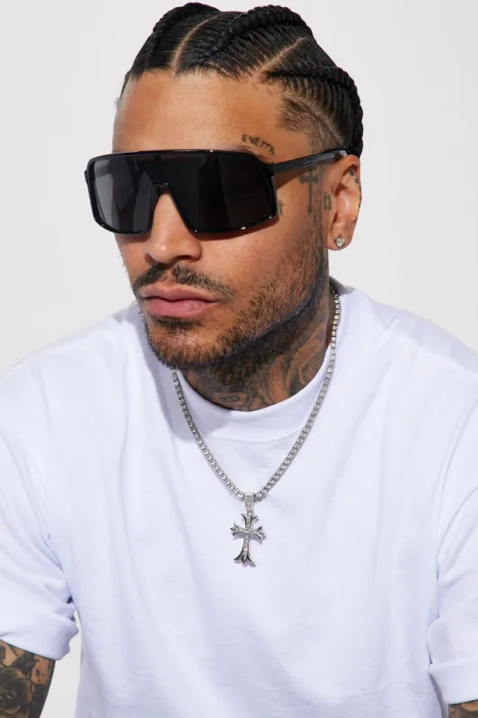 On The Slopes Sunglasses - Black/Smoke sold by Fashion Nova