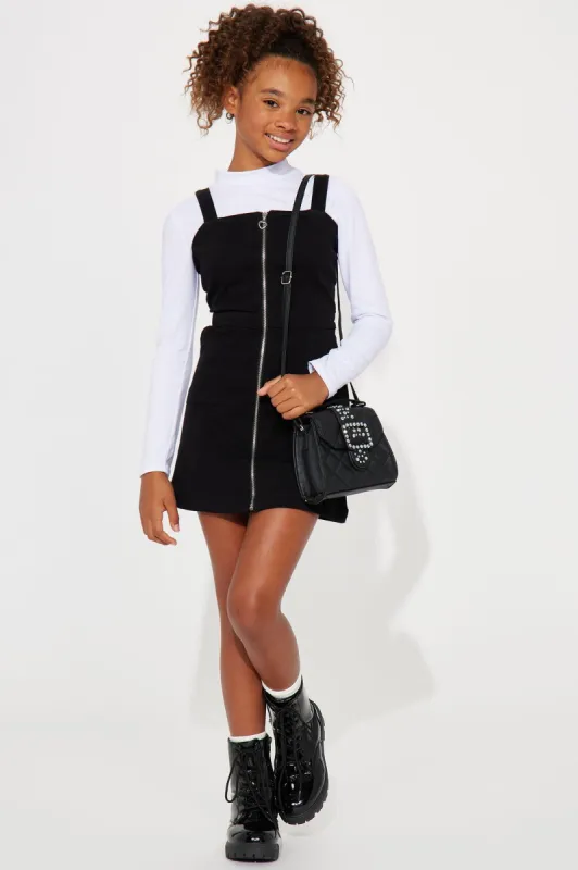 Mini Weekend Fit Skirttall - Black sold by Fashion Nova