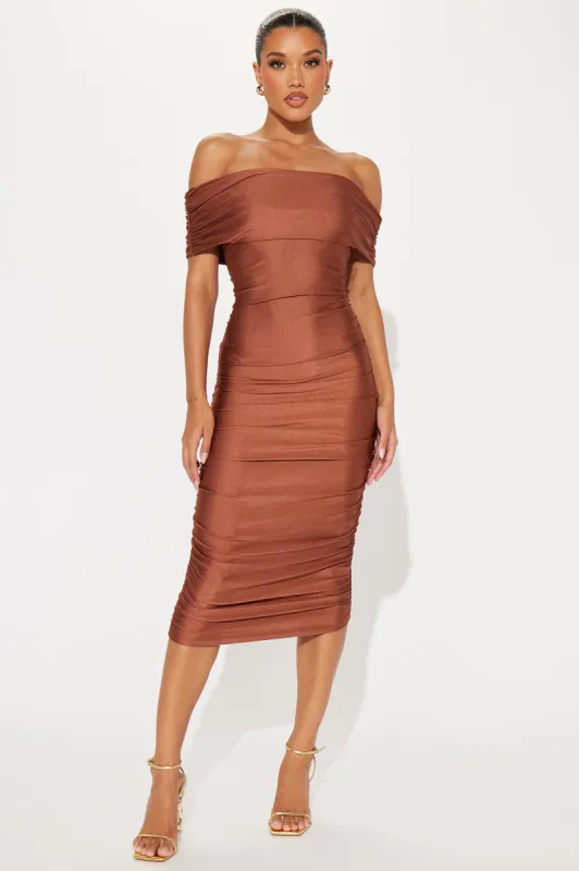 Faye Off Shoulder Midi Dress - Mocha sold by Fashion Nova