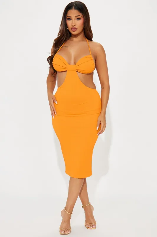 Amalfi Coast Textured Midi Dress - Orange sold by Fashion Nova