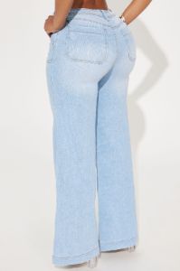 Western Babe Stretch Wide Leg Jeans - Light Wash sold by Fashion Nova