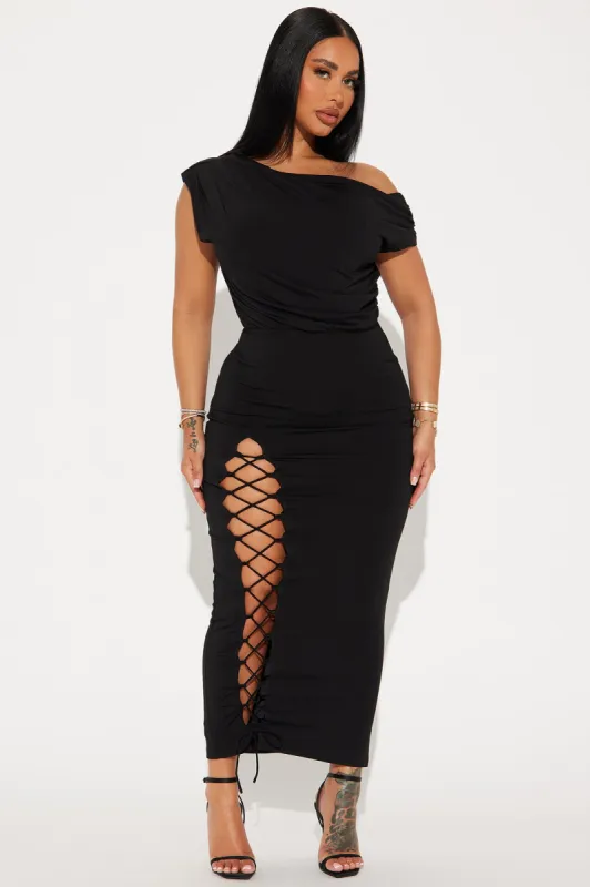 She's a Vision Maxi Dress - Black sold by Fashion Nova