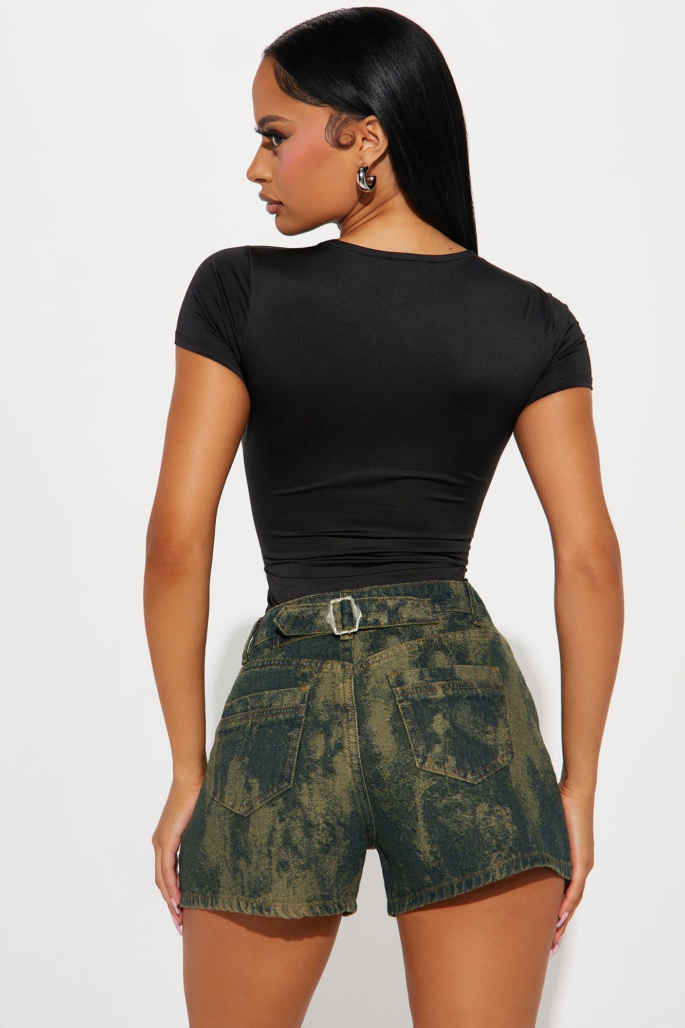 Stand Out Short Sleeve Bodysuit - Black sold by Fashion Nova product image thumbnail 4