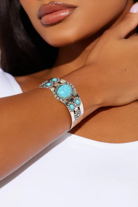 A Touch Of Teal Cuff Bracelet - Silver/Blue sold by Fashion Nova