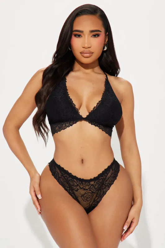 Stephanie Lace 2 Piece Set - Black sold by Fashion Nova