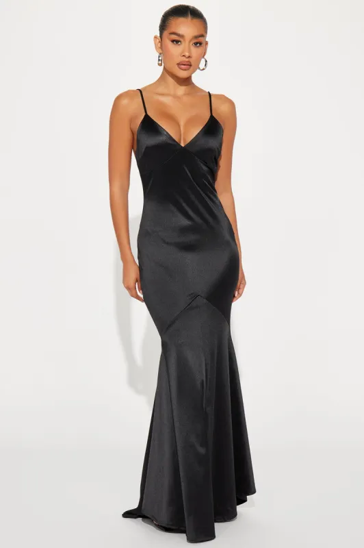 Make Memories Gown - Black sold by Fashion Nova