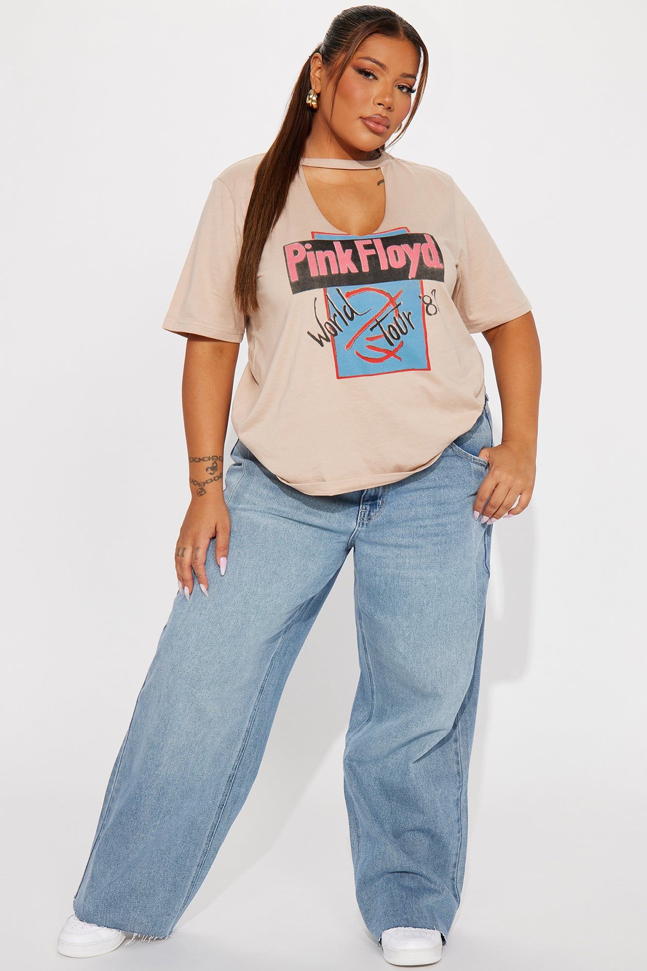 Pink Floyd World Tour '87 Tshirt - Taupe sold by Fashion Nova product image thumbnail 7