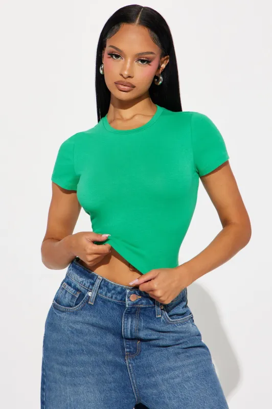 Anna Crew Neck Crop Top - Kelly Green sold by Fashion Nova