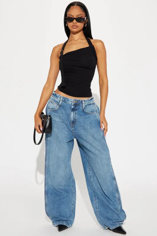 Getting Along Wide Leg Jeans - Medium Wash sold by Fashion Nova