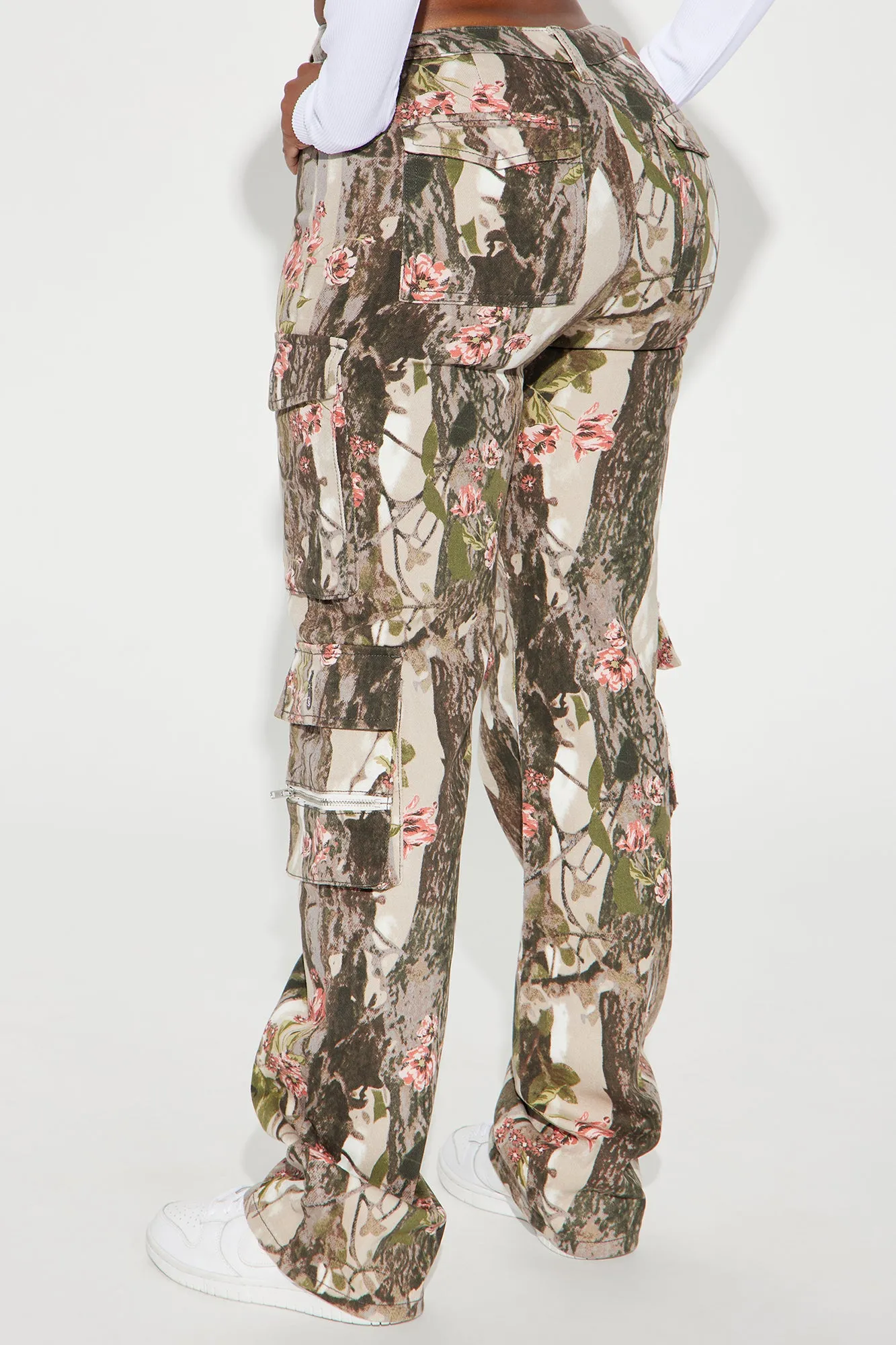 By A Long Shot Floral Camo Stretch Cargo Jeans - Taupe/combo