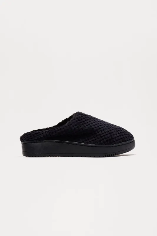 Stay Close Platform Slippers - Black sold by Fashion Nova