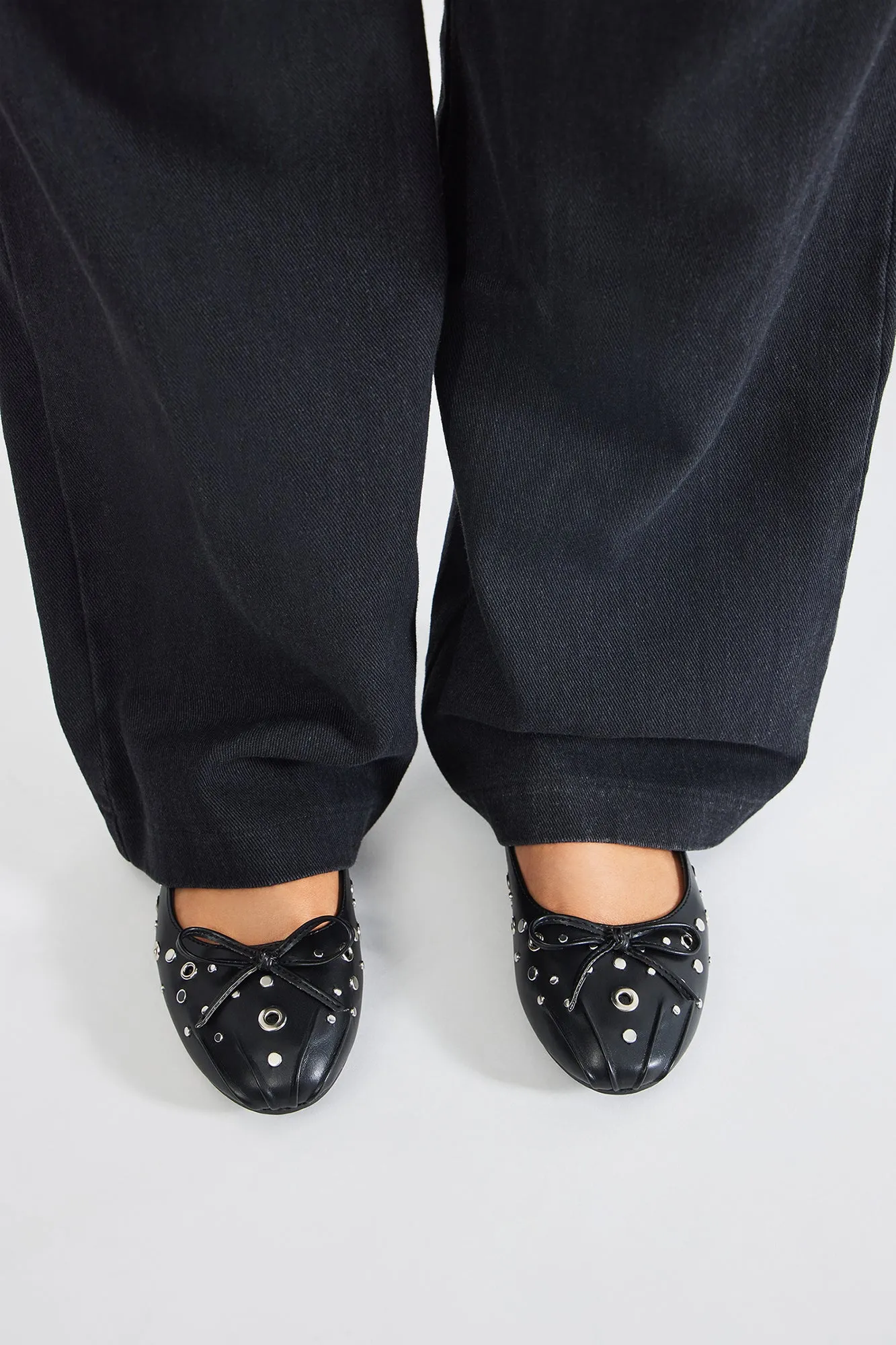 So In Love Grommet Flats - Black sold by Fashion Nova product image thumbnail 5