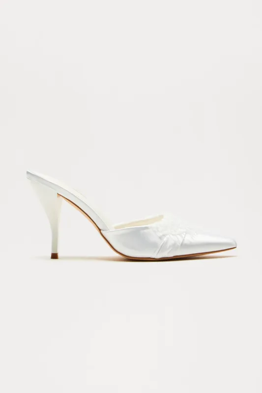 Lullie Satin Pumps - White made by Fashion Nova