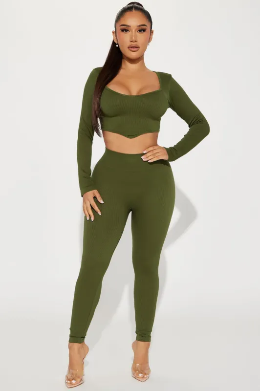 Flora Seamless Legging Set - Olive sold by Fashion Nova