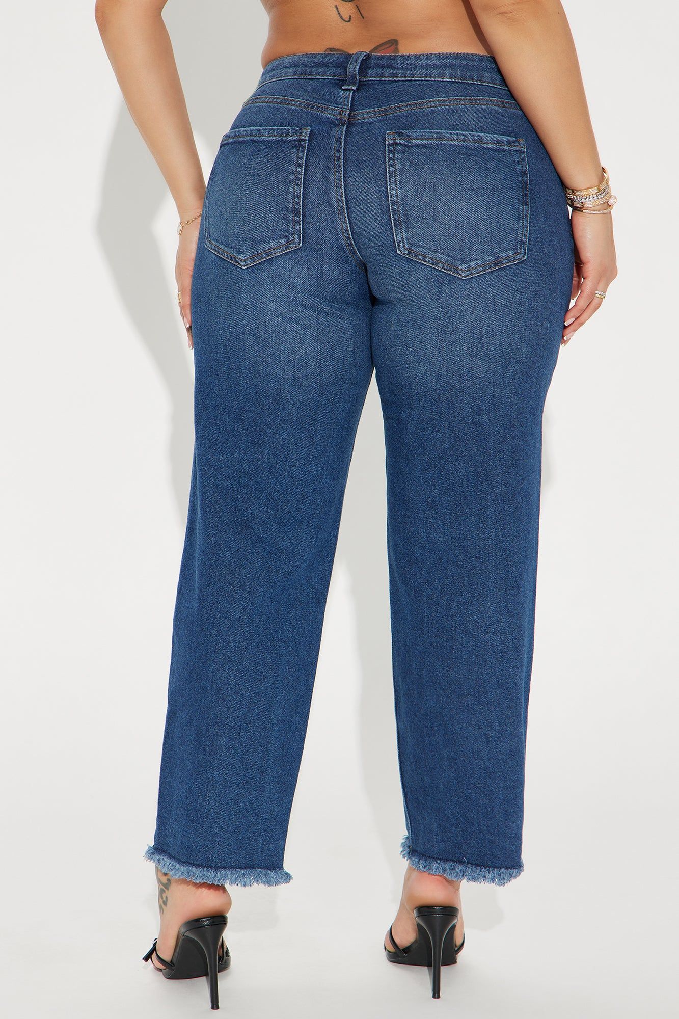 Charlotta Straight Leg Jeans - Medium Wash sold by Fashion Nova product image thumbnail 3