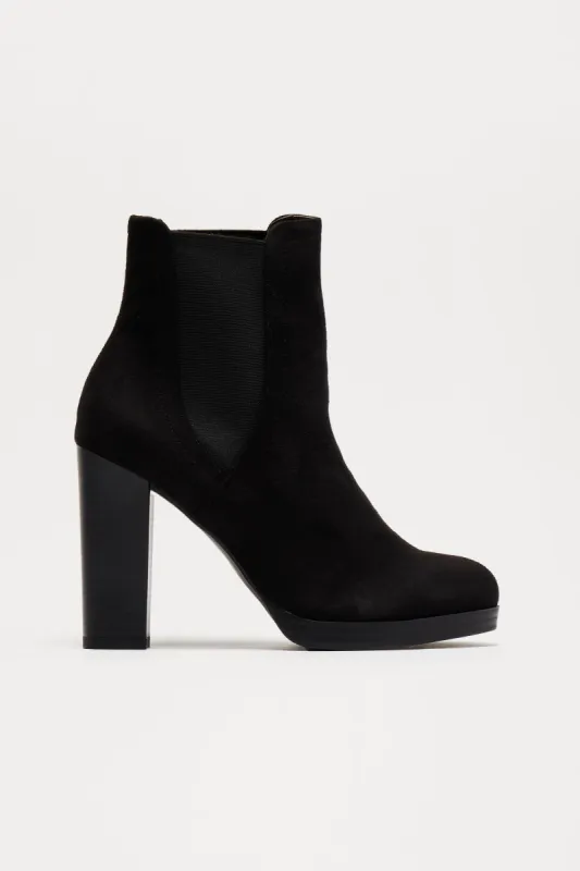 Waylon Booties - Black sold by Fashion Nova