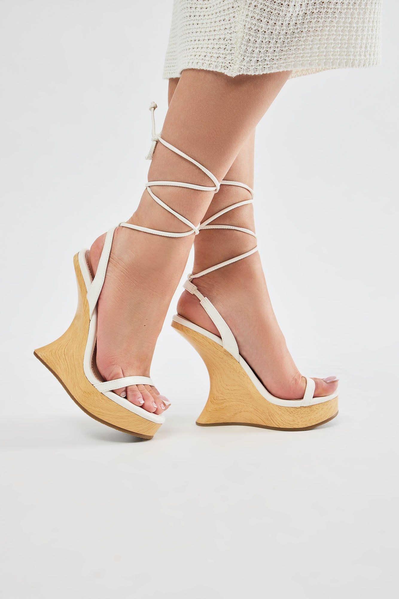 Arosa Wrap Up Wedges - White | Parallel
