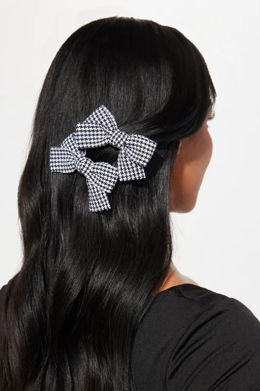 Steps Of The Met Bow Hair Clip Set - Black/White sold by Fashion Nova