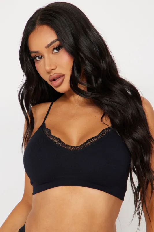 Chill Vibe Seamless Lace V Neck Bralette - Black sold by Fashion Nova