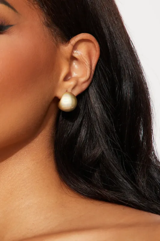 Tate Drop Earrings - Gold sold by Fashion Nova