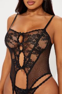 Don't Tease Lace 2 Piece Garter Set - Black sold by Fashion Nova