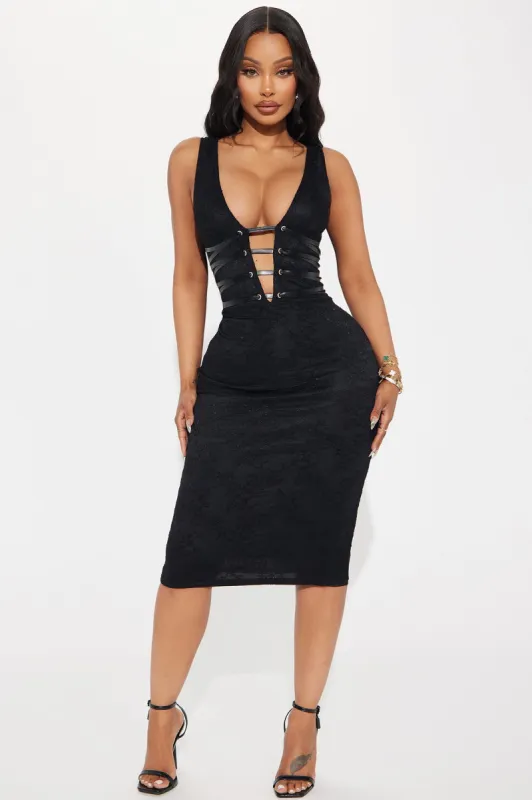 Modern Muse Lace Midi Dress - Black sold by Fashion Nova