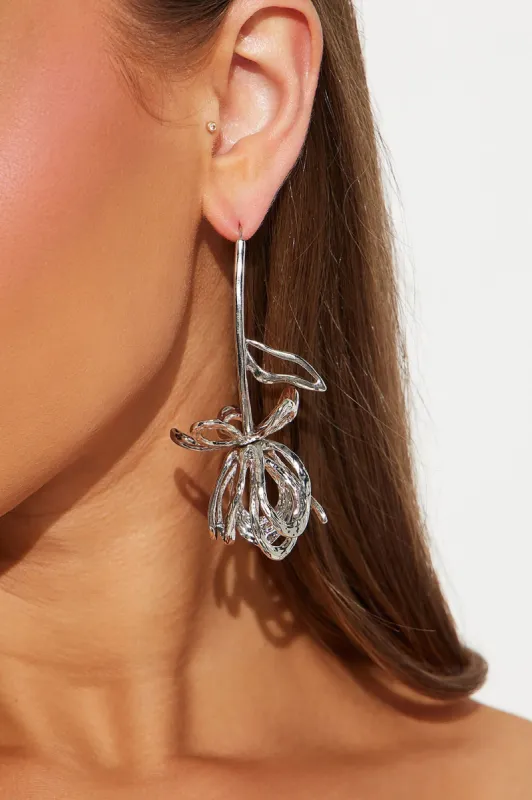 Among The Wild Flowers Earrings - Silver sold by Fashion Nova
