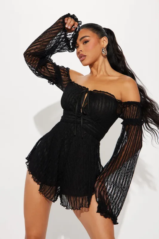 Turn Heads Lace Romper - Black sold by Fashion Nova