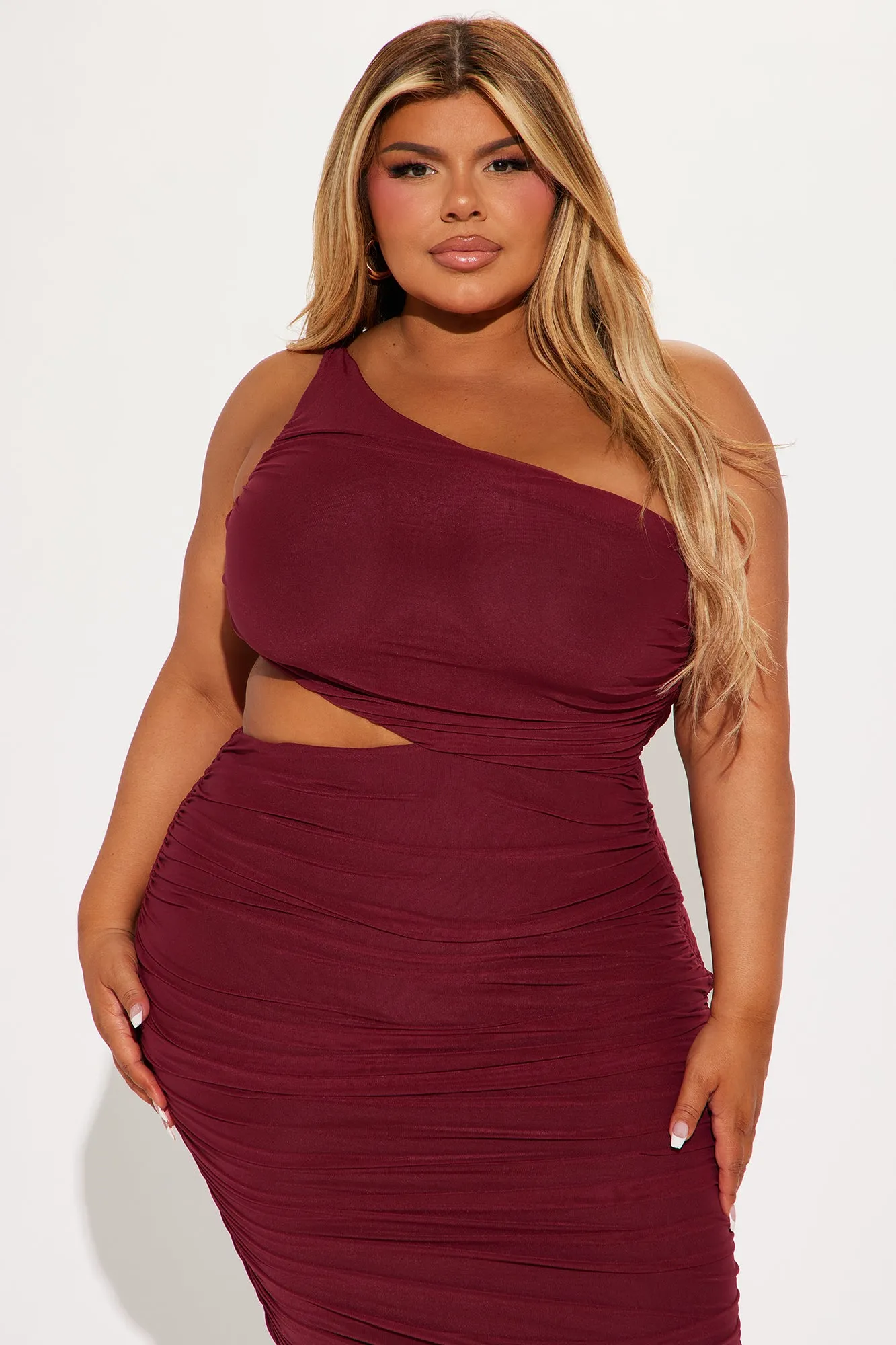 Dinner In Venice Ruched Midi Dress - Burgundy sold by Fashion Nova product image thumbnail 5