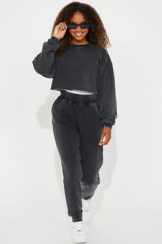 Mini Feeling Good Fleece Jogger Set - Charcoal sold by Fashion Nova
