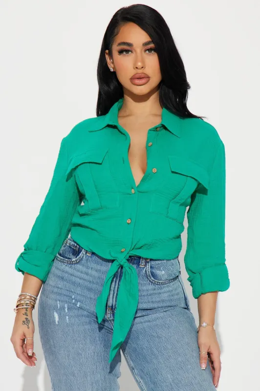 Huntington Shirt - Kelly Green sold by Fashion Nova