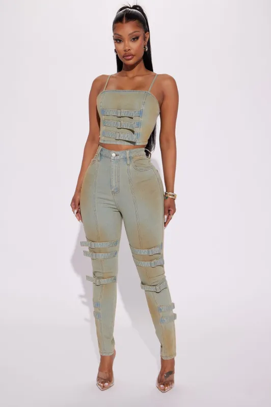 Fiona Tinted Stretch Skinny Jean - Light Wash sold by Fashion Nova