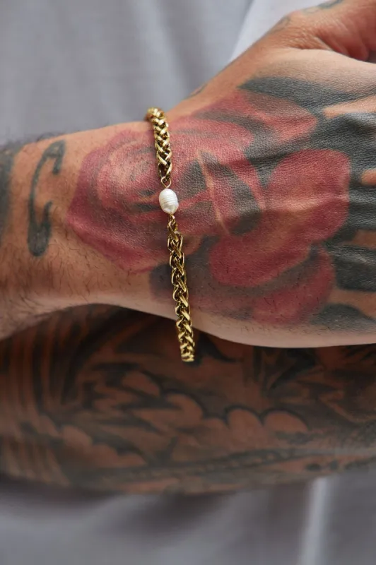 Staying Single Bracelet - Gold sold by Fashion Nova