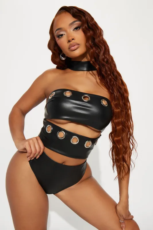 For The Baddies Bodysuit - Black sold by Fashion Nova