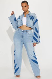 Loves Me Not Stretch Straight Leg Jeans - Light Wash sold by Fashion Nova