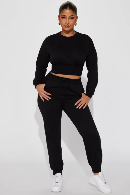Truly Amazing Jogger Set  - Black sold by Fashion Nova