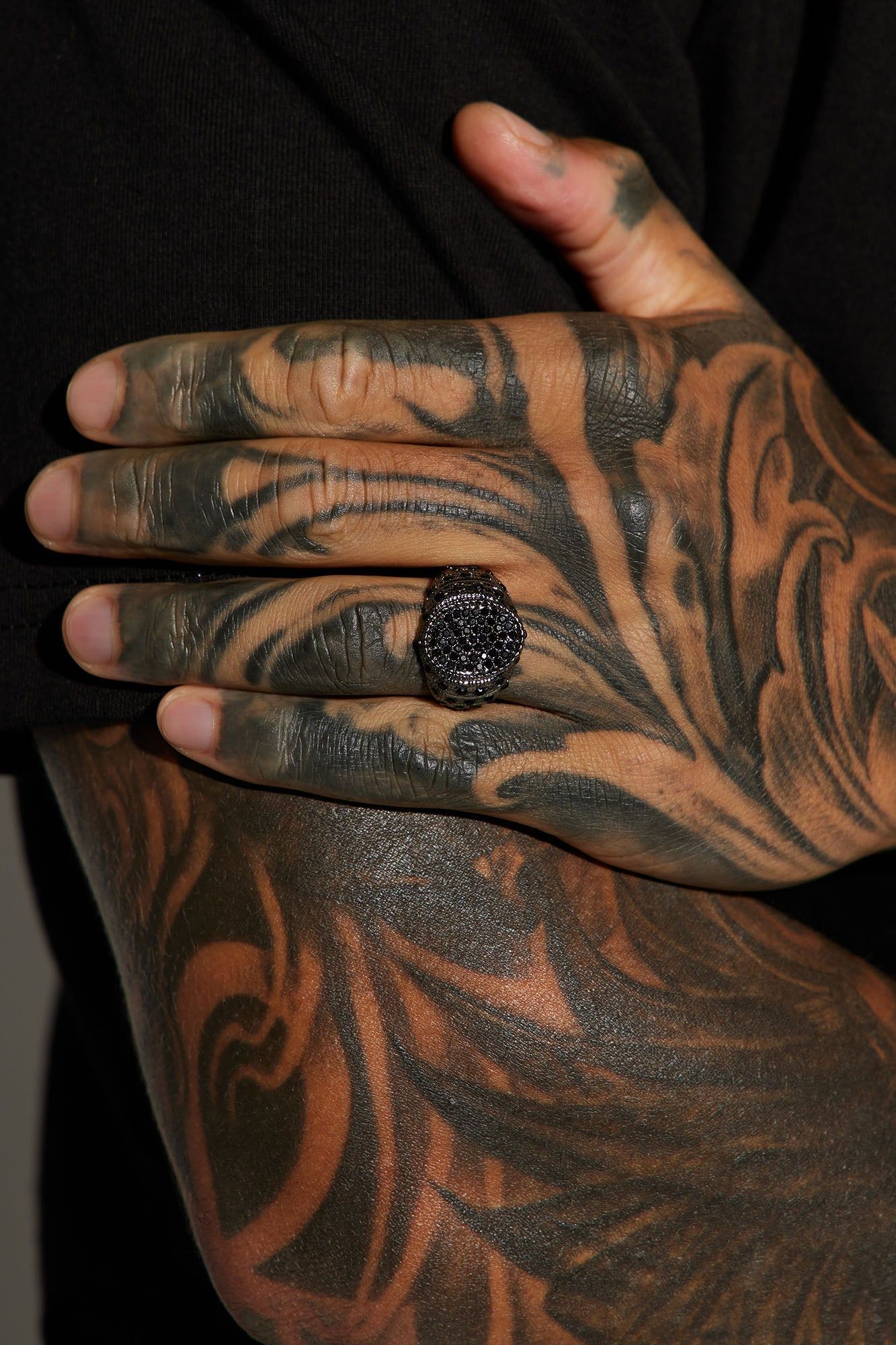 Iced Textured Oval Ring - Black sold by Fashion Nova