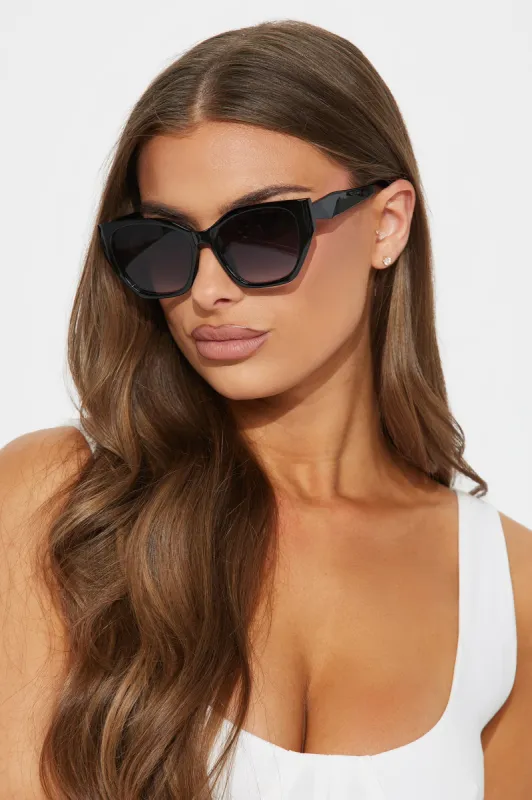 Park Avenue Sunglasses - Black sold by Fashion Nova