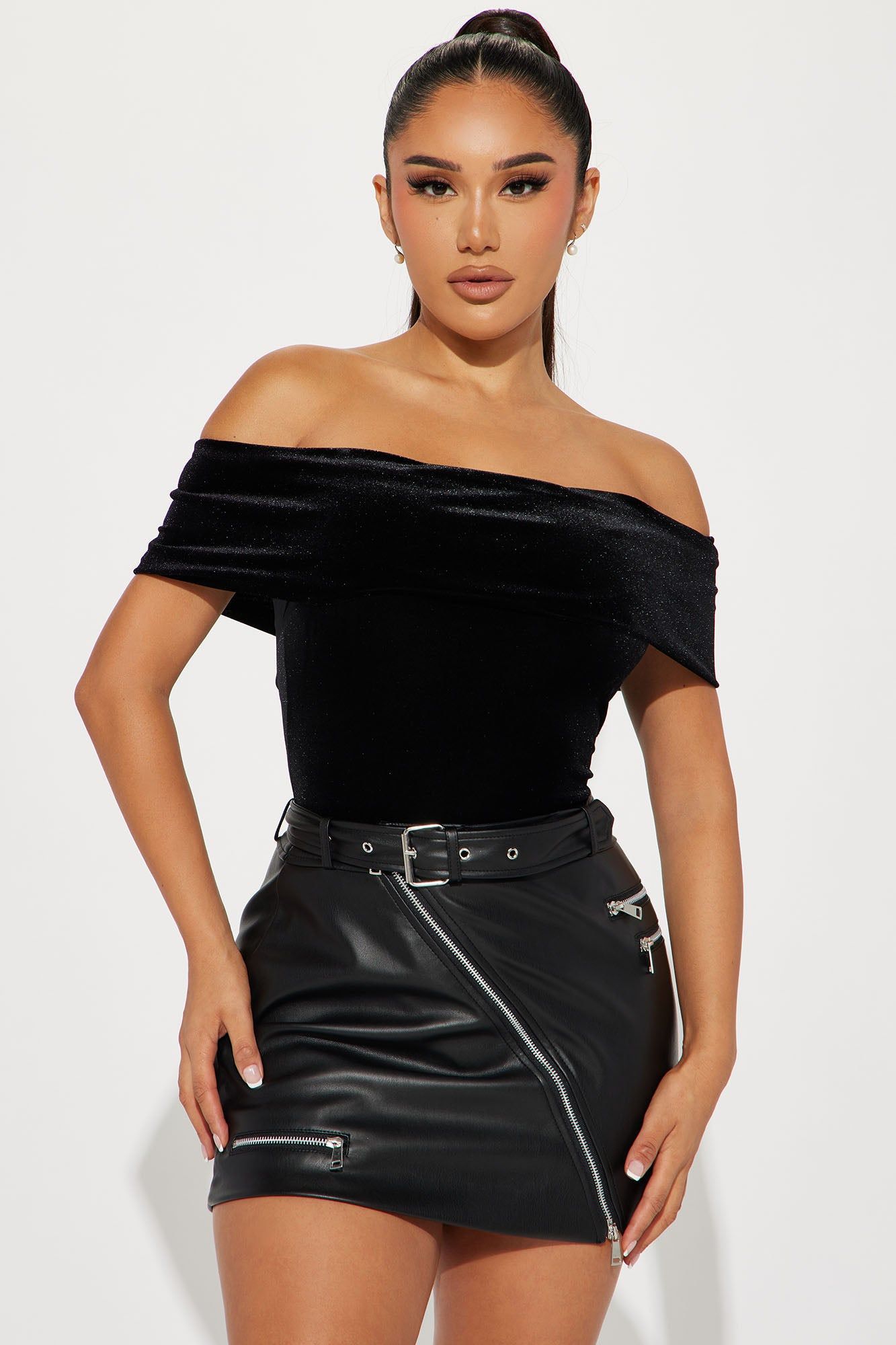 Brook Off Shoulder Bodysuit - Black sold by Fashion Nova product image thumbnail 3