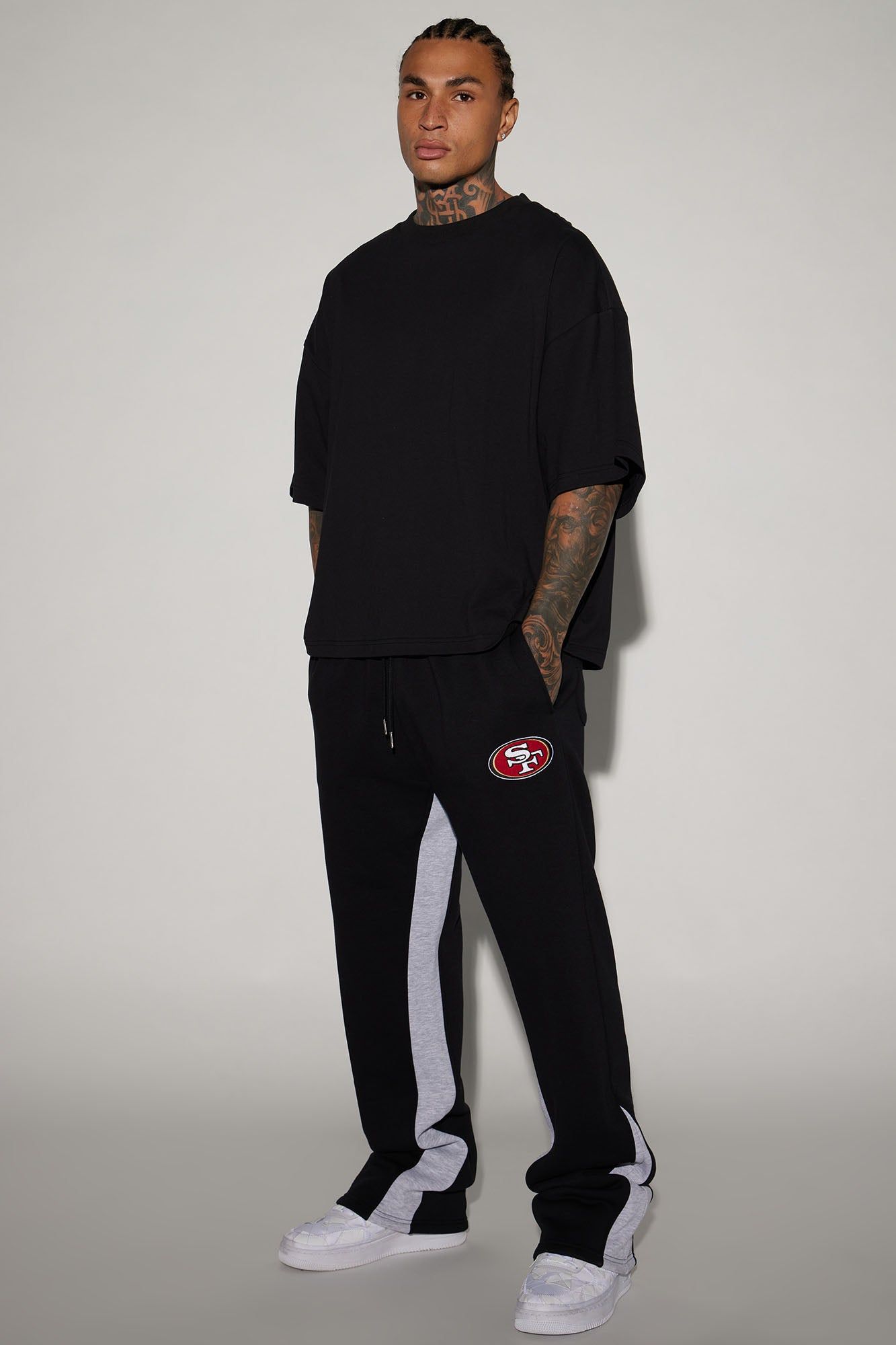 49ers Chill Time Sweatpant - Black sold by Fashion Nova product image thumbnail 2