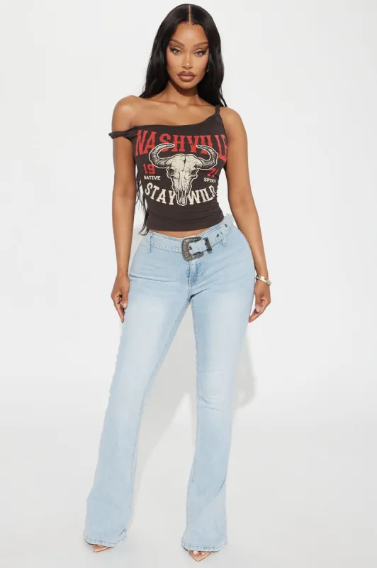 Zenya Belted Stretch Flare Jeans - Light Wash sold by Fashion Nova