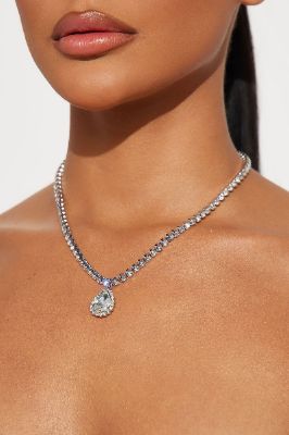 Wonderful Feeling Necklace Holiday Box - Silver made by Fashion Nova