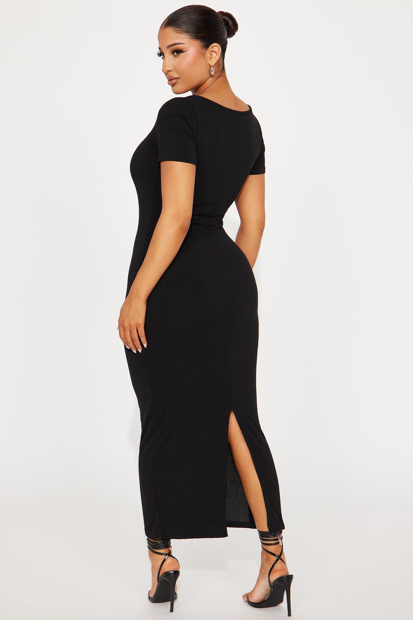 Maeve Short Sleeve Maxi Dress - Black sold by Fashion Nova product image thumbnail 3