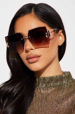 Never Trade Sunglasses - Brown made by Fashion Nova