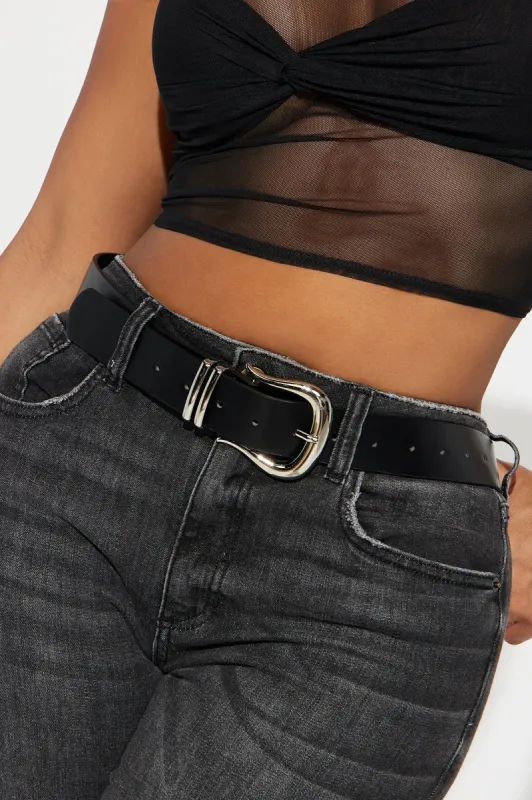 Chic Meets Country Belt - Black sold by Fashion Nova