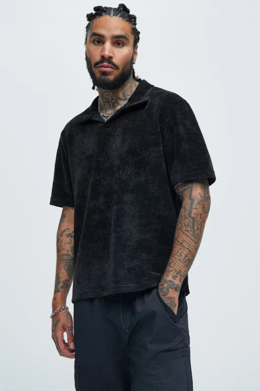 Greenville Waffle Knit Johnny Collar Short Sleeve Polo - Black sold by Fashion Nova