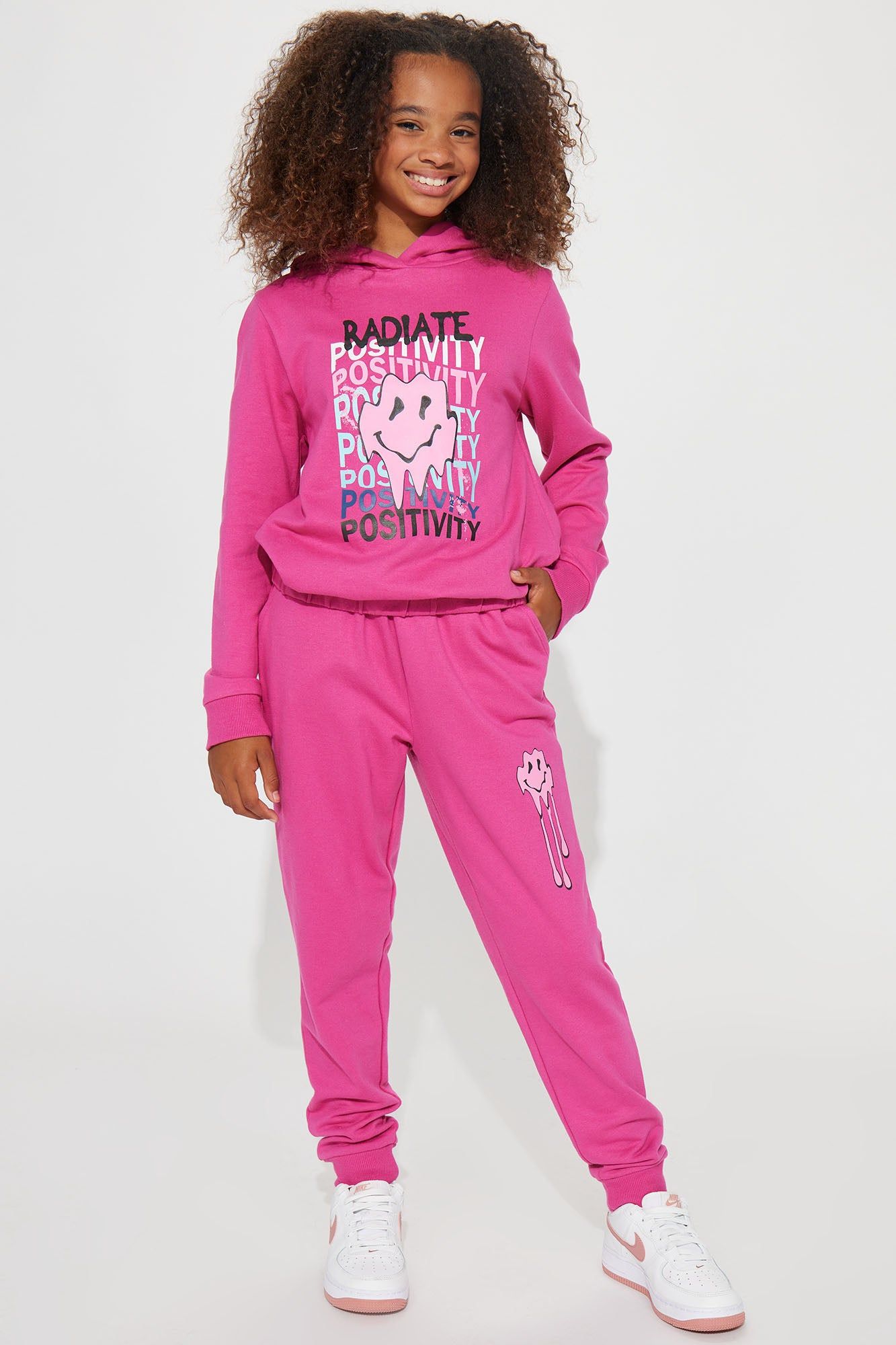 Mini Radiate Positivity Fleece Jogger Set - Magenta sold by Fashion Nova