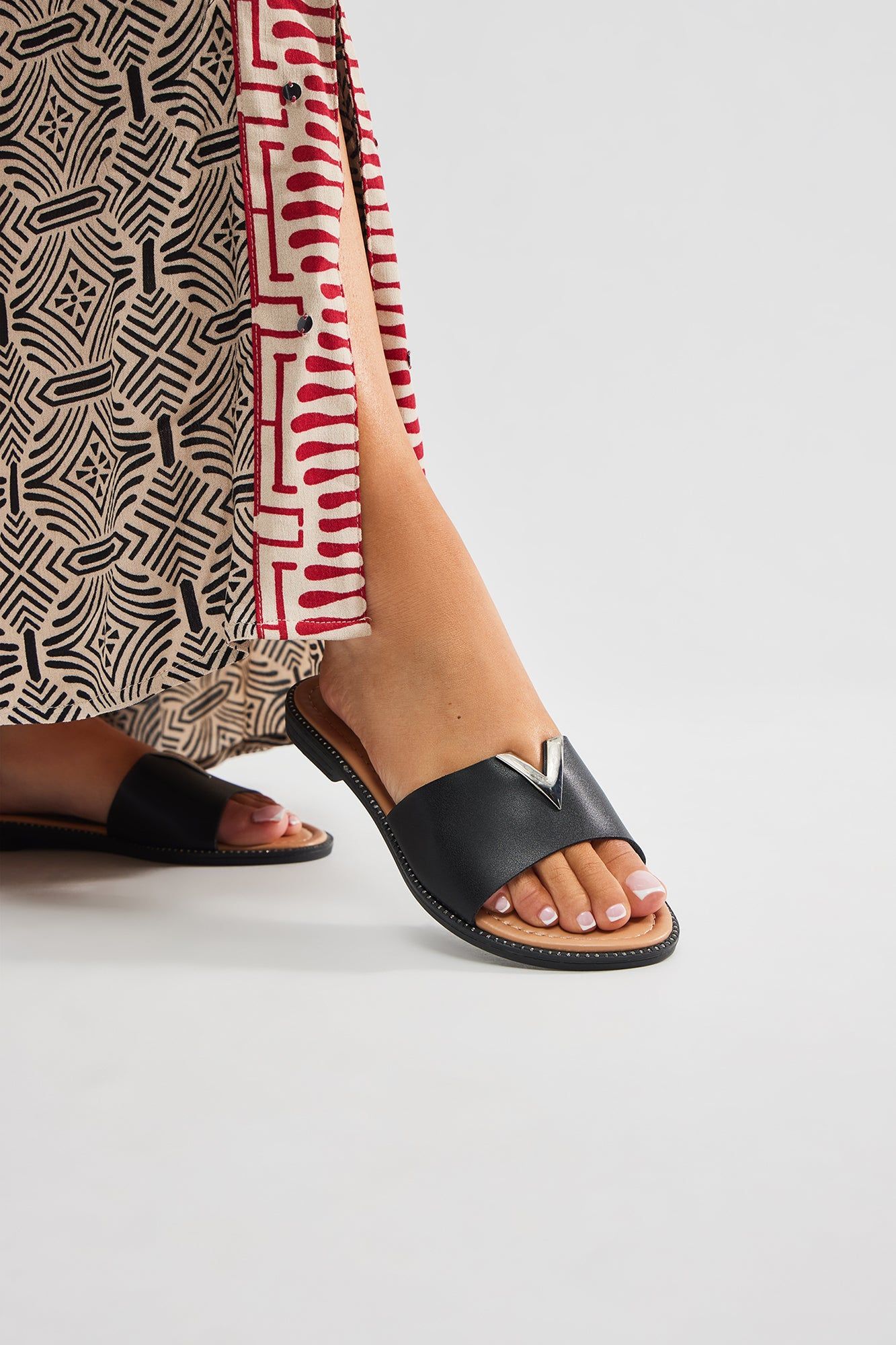 Devan Flat Sandals - Black sold by Fashion Nova product image thumbnail 4