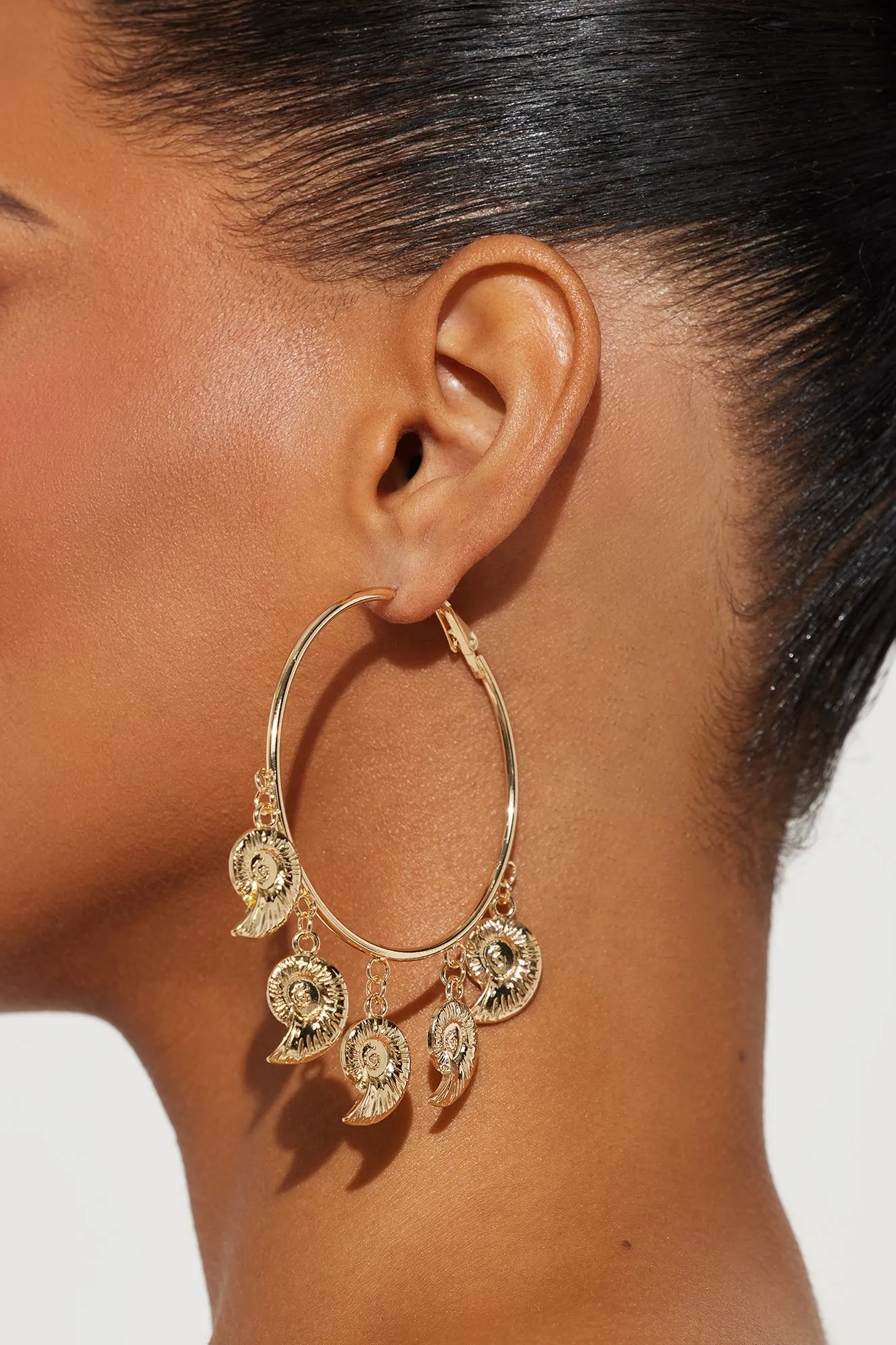 Seashell Hoop Earrings - Gold sold by Fashion Nova